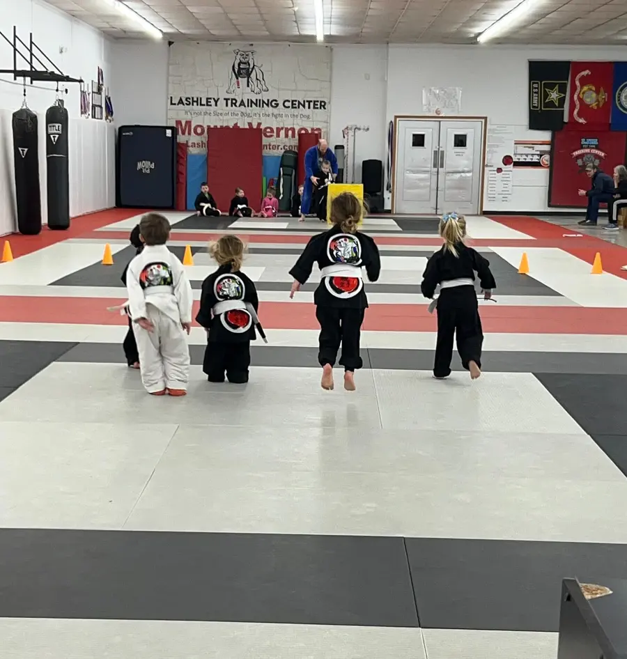 Kids on the mats at a Lashley ninja party